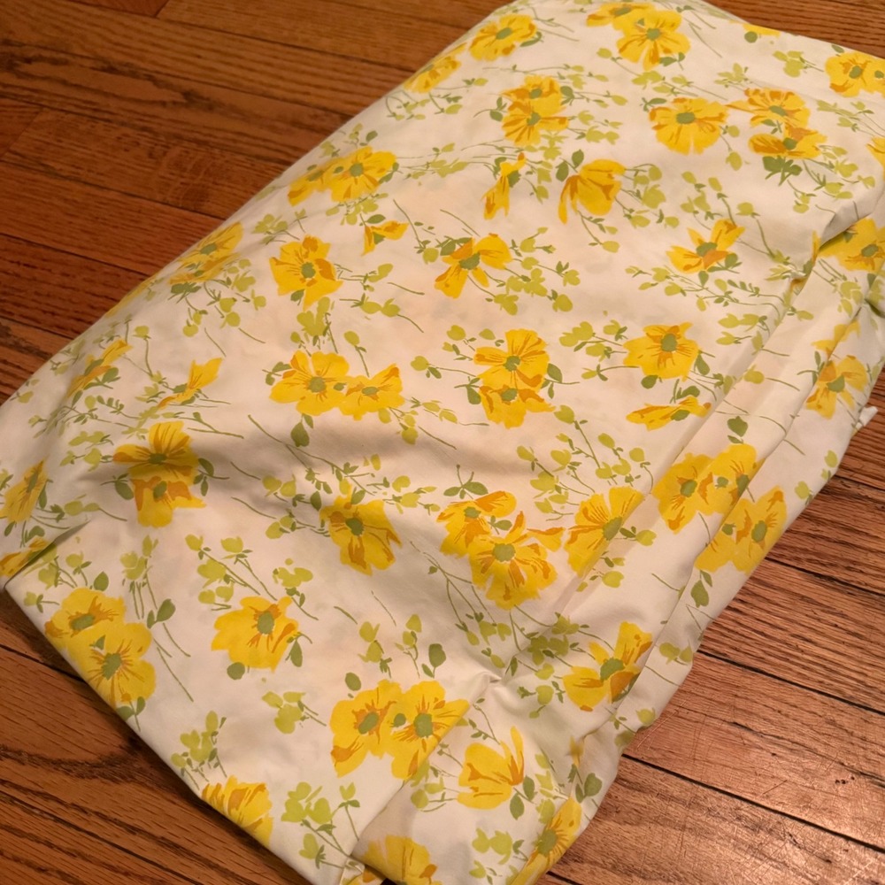 1.a.0.0.0.1.f Vtg Floral Flat Sheet Yellow Green Flowers Retro Cottage Fabric